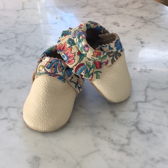 Handmade baby moccasins size 3 - Picture 3 of 9